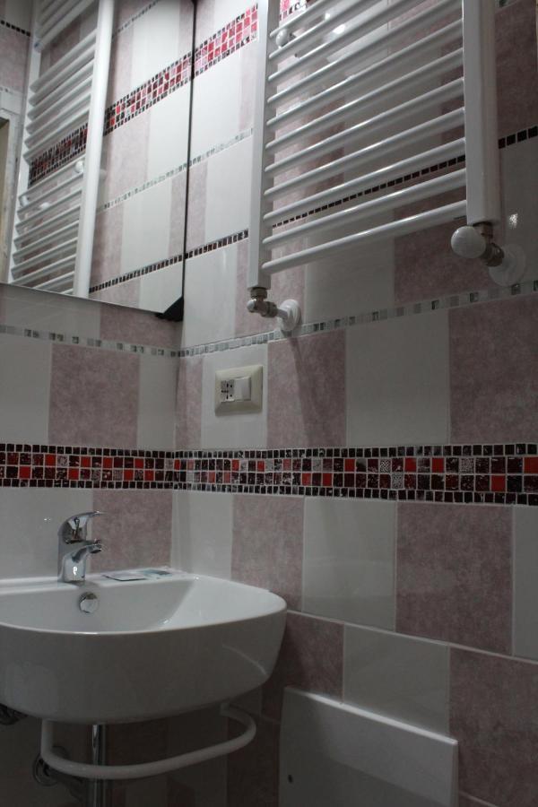 Twin Room with Private Bathroom,1033630199:JPEG